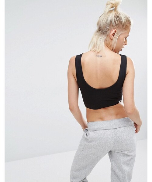PUMA（プーマ）の「Puma Crop Top With Classic Logo（Tシャツ/カットソー・レディース・Black・US 12/US 4/US 6/US 10/US 8/US 2）」の3枚目の写真