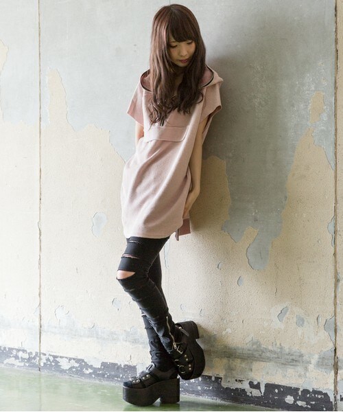 CASPER JOHN AIVER(キャスパージョンアイバー)の「CASPER JOHN AIVER ハーフジップノースリーブプルオーバーパーカー(パーカー・メンズ・グレー/ベージュ/ピンク・FREE)」の19枚目の写真