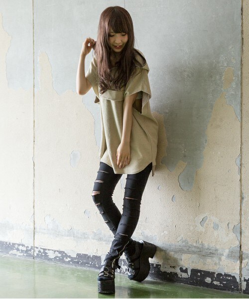 CASPER JOHN AIVER(キャスパージョンアイバー)の「CASPER JOHN AIVER ハーフジップノースリーブプルオーバーパーカー(パーカー・メンズ・グレー/ベージュ/ピンク・FREE)」の17枚目の写真