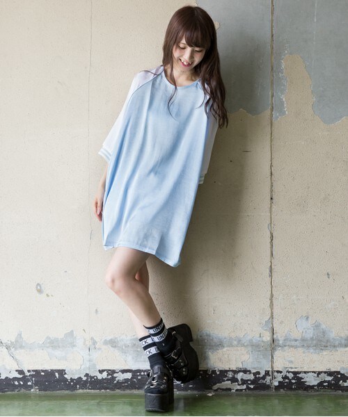 CASPER JOHN AIVER(キャスパージョンアイバー)の「CASPER JOHN AIVER ラインリブスーベニアビッグロングT(Tシャツ/カットソー・メンズ・ブラック/サックスブルー・FREE)」の5枚目の写真