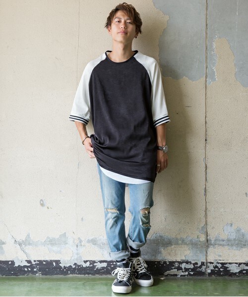 CASPER JOHN AIVER(キャスパージョンアイバー)の「CASPER JOHN AIVER ラインリブスーベニアビッグロングT(Tシャツ/カットソー・メンズ・ブラック/サックスブルー・FREE)」の4枚目の写真
