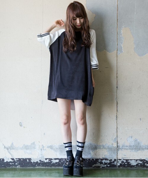CASPER JOHN AIVER(キャスパージョンアイバー)の「CASPER JOHN AIVER ラインリブスーベニアビッグロングT(Tシャツ/カットソー・メンズ・ブラック/サックスブルー・FREE)」の19枚目の写真