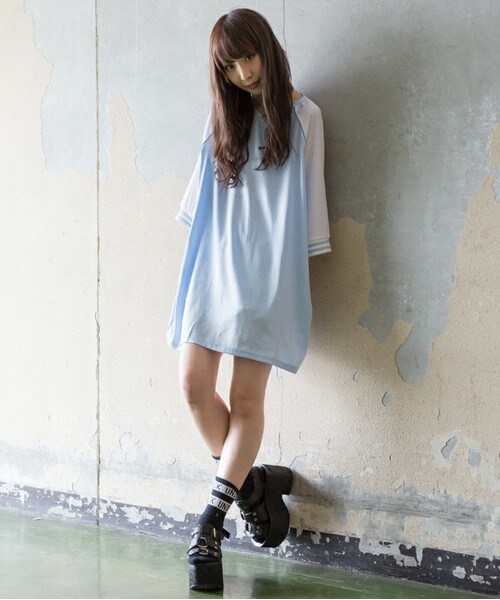 CASPER JOHN AIVER(キャスパージョンアイバー)の「CASPER JOHN AIVER ラインリブスーベニアビッグロングT(Tシャツ/カットソー・メンズ・ブラック/サックスブルー・FREE)」の8枚目の写真