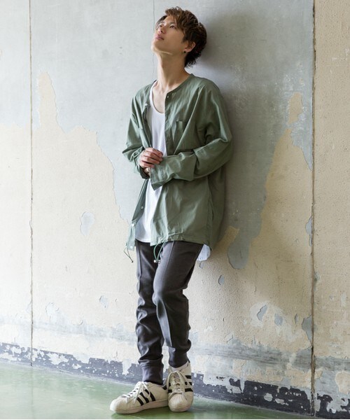 CASPER JOHN AIVER（キャスパージョンアイバー）の「CASPER JOHN AIVER  ノーカラーシャツブルゾン（シャツ/ブラウス・メンズ・ブラック/カーキ・FREE）」の11枚目の写真
