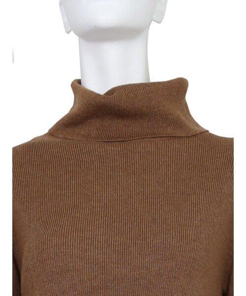 Ungrid（アングリッド）の「スリーブフレアタートルニット（トップス・レディース・オフホワイト/グレー/ブラック/キャメル・F）」の10枚目の写真