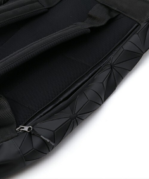 adidas(アディダス)の「3 STRIPES BACKPACK AZ0276(バックパック/リュック・メンズ・ブラック・ONE SIZE)」の8枚目の写真