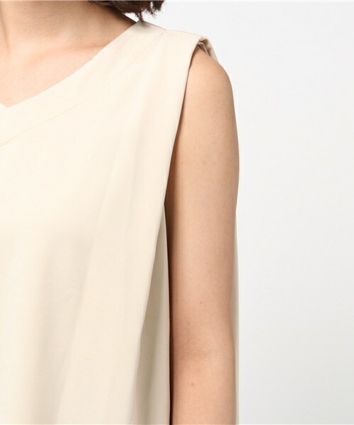 archives（アルシーヴ）の「【店舗限定商品】タックノースリﾌﾞﾗｳｽ（シャツ/ブラウス・レディース・ダークブラウン/モカ/ベージュ・MEDIUM）」の8枚目の写真