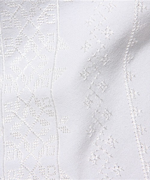 archives（アルシーヴ）の「ライン刺繍フレアスリーブﾌﾞﾗｳｽ（シャツ/ブラウス・レディース・オフホワイト/ネイビー/ピンク・MEDIUM）」の10枚目の写真