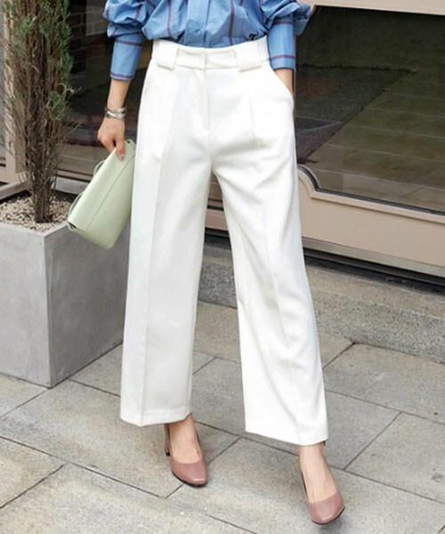 DHOLIC（ディーホリック）の「ワンタックワイドレッグストレートパンツ（Tシャツ/カットソー・レディース・ディープスカイブルー/アイボリー/ワイン/ブラック・S/M）」の2枚目の写真