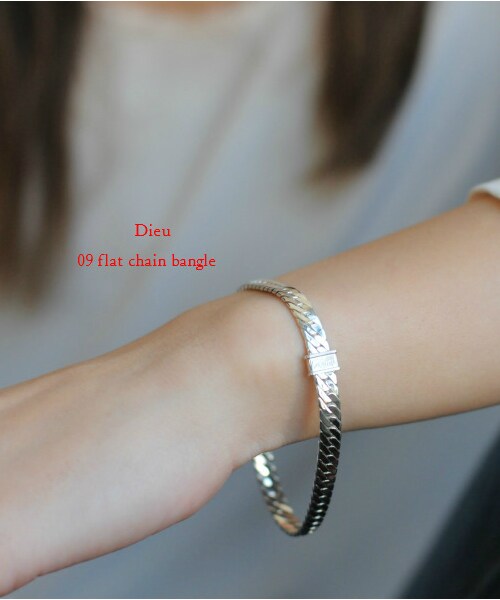 Dieu -by les desseins de DIEU-(デュー)の「デュー 09 フラット チェーン バングル(バングル/リストバンド・レディース・シルバー・Free)」の2枚目の写真