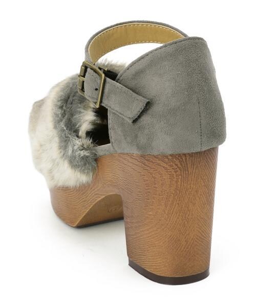 RAY CASSIN（レイカズン）の「ファー付きサボサンダル（シューズ・レディース・ブラック/グレー/クリーム・M/L）」の5枚目の写真