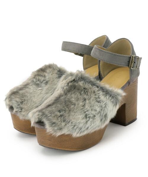 RAY CASSIN（レイカズン）の「ファー付きサボサンダル（シューズ・レディース・ブラック/グレー/クリーム・M/L）」の2枚目の写真