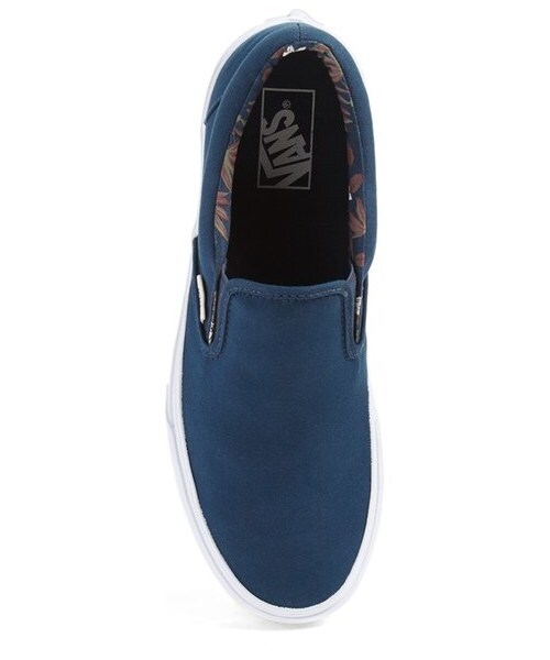 VANS(バンズ)の「Vans 'Classic' Slip-On Sneaker (Unisex) (Nordstrom Exclusive)(スニーカー・レディース・Blue・Regular 10 M/Regular 10.5 M/Regular 11 M/Regular 11.5 M/Regular 12 M/Regular 13 M/Regular 5 M/Regular 5.5 M/Regular 6 M/Regular 6.5 M/Regular 7 M/Regular 7.5 M/Regular 8 M/Regular 8.5 M/Regular 9 M/Regular 9.5 M)」の4枚目の写真