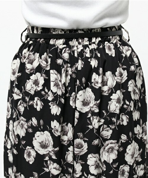archives（アルシーヴ）の「ベルト付花ワイドパンツ（その他パンツ・レディース・オフホワイト/ブラック/ネイビー・MEDIUM）」の8枚目の写真