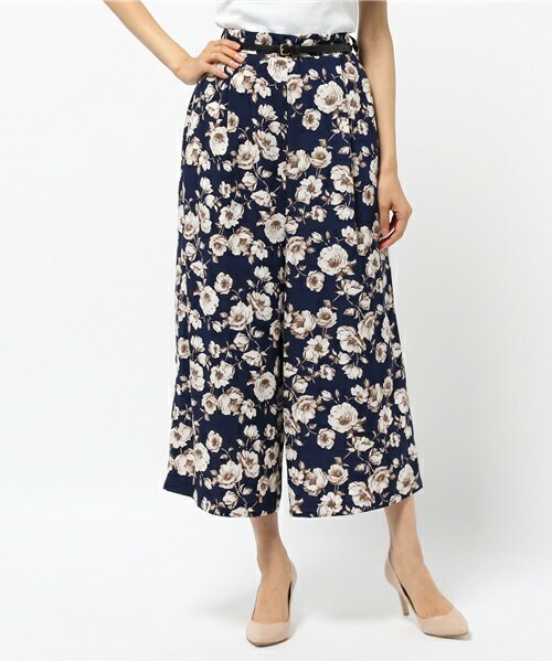 archives（アルシーヴ）の「ベルト付花ワイドパンツ（その他パンツ・レディース・オフホワイト/ブラック/ネイビー・MEDIUM）」の3枚目の写真