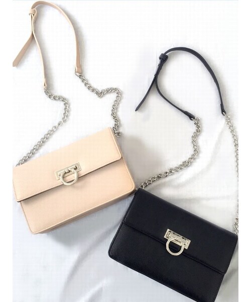 EMODA（エモダ）の「EMODA×Misako UnoCHAIN COMBI MINI BAG（バッグ・レディース・ブラック/ピンク）」の3枚目の写真