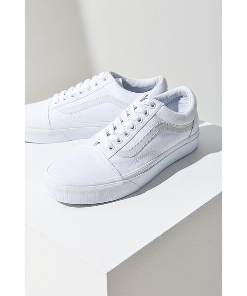 VANS(バンズ)の「Vans Classic Old Skool Sneaker(スニーカー・レディース・White・W 10/M 8.5/W 6/M 4.5/W 7.5/M 6/W 7/M 5.5/W 8.5/M 7/W 8/M 6.5/W 9/M 7.5)」の2枚目の写真