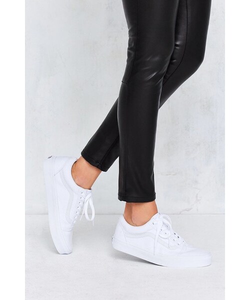 VANS(バンズ)の「Vans Classic Old Skool Sneaker(スニーカー・レディース・White・W 10/M 8.5/W 6/M 4.5/W 7.5/M 6/W 7/M 5.5/W 8.5/M 7/W 8/M 6.5/W 9/M 7.5)」の6枚目の写真