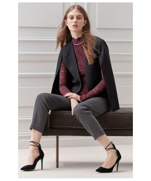 VINCE CAMUTO（ヴィンスカムート）の「Vince Camuto Scallop Lace Mock Neck Top（トップス・レディース・White・Regular Large/Regular Medium/Regular Small/Regular X-Large/Regular X-Small）」の2枚目の写真