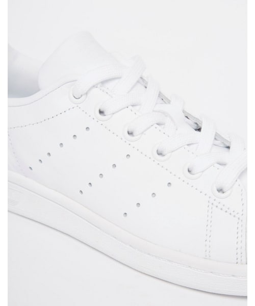 adidas（アディダス）の「Adidas adidas Originals Triple White Stan Smith Sneakers（スニーカー・レディース・White・US 10）」の4枚目の写真