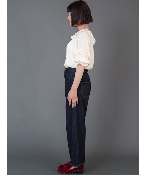 w closet(ダブルクローゼット)の「【A/W】デニム裾加工ワイドパンツ(パンツ・レディース・ブルー/ネイビー・FREE)」の4枚目の写真