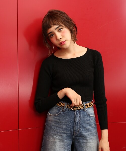 LOWRYS FARM(ローリーズファーム)の「★WEB先行予約アイテム★リブオフショルPOLS(トップス・オフ/ブラック/グレー/テラコッタ/ブラウン/グリーン/ブルー・M/L)」の2枚目の写真