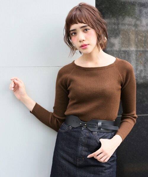 LOWRYS FARM(ローリーズファーム)の「★WEB先行予約アイテム★リブオフショルPOLS(トップス・オフ/ブラック/グレー/テラコッタ/ブラウン/グリーン/ブルー・M/L)」の4枚目の写真