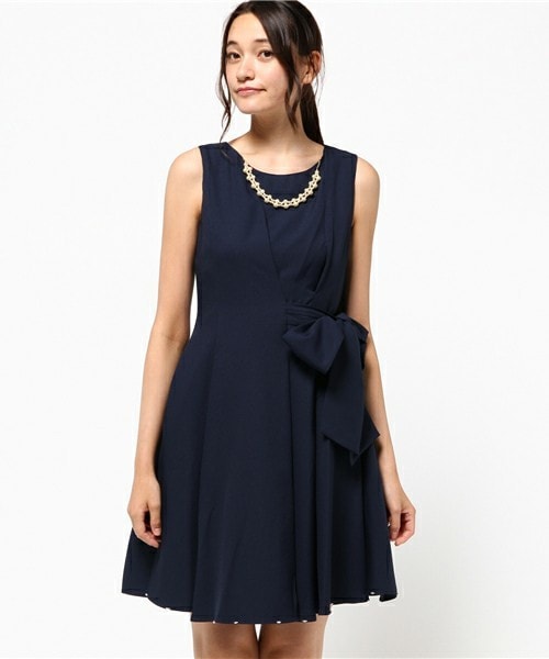 INTERPLANET WINGS（インタープラネットウィング）の「サイドリボンフレアーワンピース（ドレス・レディース・ネイビー/サックスブルー/サーモンピンク/ボルドー・FREE）」の5枚目の写真