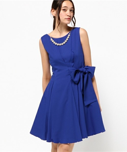 INTERPLANET WINGS（インタープラネットウィング）の「サイドリボンフレアーワンピース（ドレス・レディース・ネイビー/サックスブルー/サーモンピンク/ボルドー・FREE）」の3枚目の写真