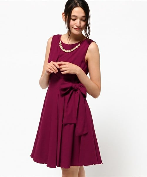 INTERPLANET WINGS（インタープラネットウィング）の「サイドリボンフレアーワンピース（ドレス・レディース・ネイビー/サックスブルー/サーモンピンク/ボルドー・FREE）」の4枚目の写真