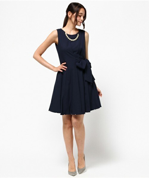 INTERPLANET WINGS（インタープラネットウィング）の「サイドリボンフレアーワンピース（ドレス・レディース・ネイビー/サックスブルー/サーモンピンク/ボルドー・FREE）」の8枚目の写真