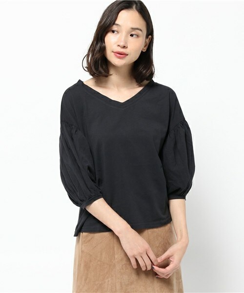 archives（アルシーヴ）の「袖ギャザー両Vプルオーバー（Tシャツ/カットソー・レディース・オフホワイト/ブラック/ピンク・MEDIUM）」の2枚目の写真