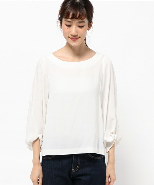 archives（アルシーヴ）の「【店舗限定商品】バックサテンボリューム袖ﾌﾞﾗｳｽ（シャツ/ブラウス・レディース・オフホワイト/ブラック/オレンジ・MEDIUM）」の4枚目の写真