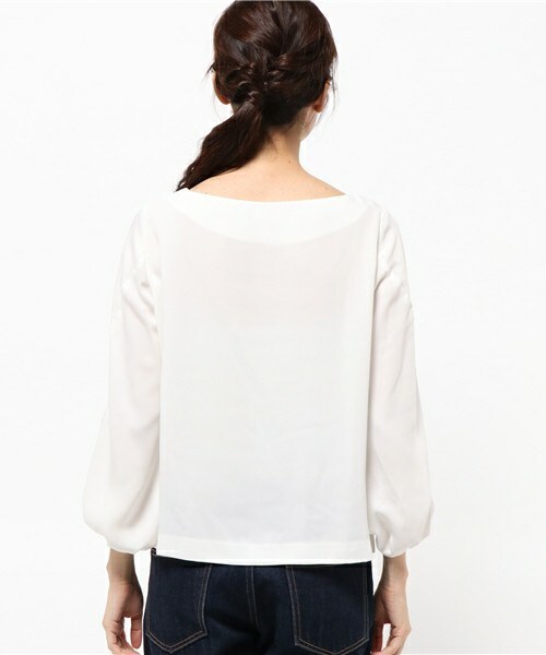 archives（アルシーヴ）の「【店舗限定商品】バックサテンボリューム袖ﾌﾞﾗｳｽ（シャツ/ブラウス・レディース・オフホワイト/ブラック/オレンジ・MEDIUM）」の6枚目の写真