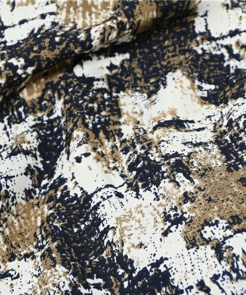 archives（アルシーヴ）の「幾何柄Vネックドルマンワンピース（ワンピース・レディース・グレー/カーキ/ピンク・MEDIUM）」の14枚目の写真