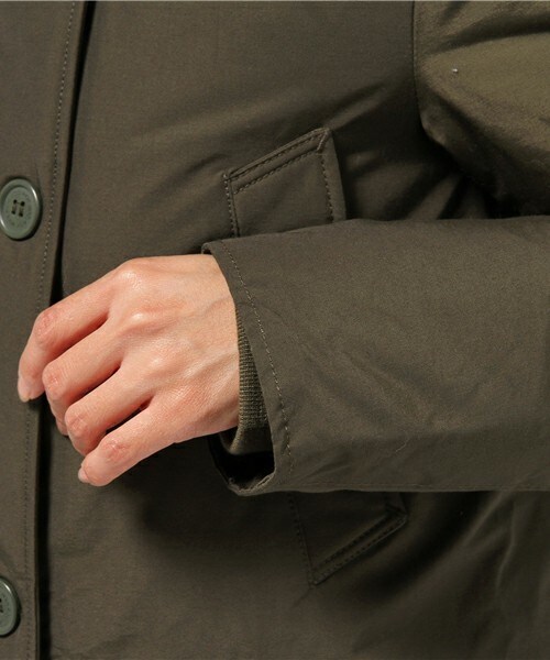 WOOLRICH（ウールリッチ）の「WOOLRICH　ARCTIC PARKA/アークテックパーカー（ダウンジャケット/コート・レディース・ブラック/カーキ/ネイビー・SMALL/X-SMALL）」の8枚目の写真