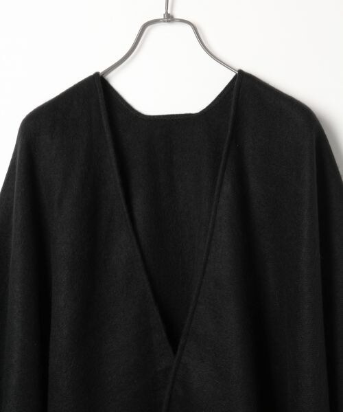 RAGEBLUE(レイジブルー)の「<2WAY仕様>ポンチョ(ファッション雑貨・ブラック/ブラック系/ベージュ系/キャメル・ONE SIZE)」の6枚目の写真