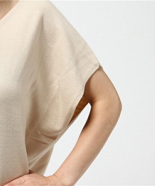 archives（アルシーヴ）の「【店舗限定商品】Vネックワイドプルオーバー（ニット/セーター・レディース・アイボリー/ブラック/グレー/ブラウン・MEDIUM）」の9枚目の写真