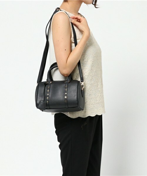 archives（アルシーヴ）の「スタッズ付きラウンドボストン（ボストンバッグ・レディース・ブラック/グレー・MEDIUM）」の10枚目の写真