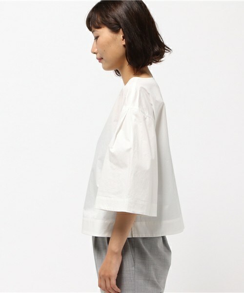 fredy emue（フレディエミュ）の「袖フレアープルオーバーブラウス（シャツ/ブラウス・レディース・オフホワイト/ネイビー/レンガ・38）」の5枚目の写真