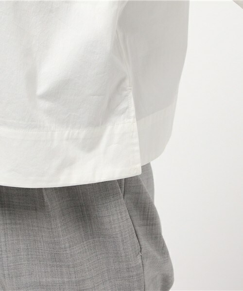 fredy emue（フレディエミュ）の「袖フレアープルオーバーブラウス（シャツ/ブラウス・レディース・オフホワイト/ネイビー/レンガ・38）」の9枚目の写真