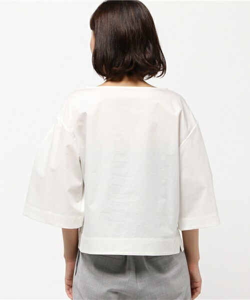 fredy emue（フレディエミュ）の「袖フレアープルオーバーブラウス（シャツ/ブラウス・レディース・オフホワイト/ネイビー/レンガ・38）」の6枚目の写真