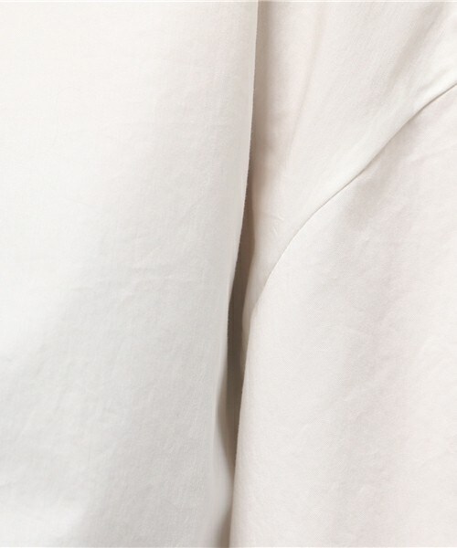 fredy emue（フレディエミュ）の「袖フレアープルオーバーブラウス（シャツ/ブラウス・レディース・オフホワイト/ネイビー/レンガ・38）」の10枚目の写真