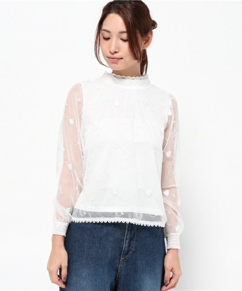 archives（アルシーヴ）の「刺しゅう地プルオーバー（シャツ/ブラウス・レディース・オフホワイト/ブラック/ワイン・MEDIUM）」の4枚目の写真