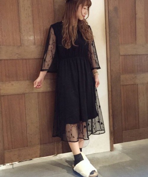 archives（アルシーヴ）の「刺しゅう地ワンピース（ワンピース・レディース・オフホワイト/ブラック/ワイン・MEDIUM）」の3枚目の写真