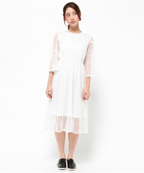 archives（アルシーヴ）の「刺しゅう地ワンピース（ワンピース・レディース・オフホワイト/ブラック/ワイン・MEDIUM）」の4枚目の写真