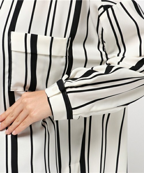 archives（アルシーヴ）の「胸ポケ付スキッパーブラウス（シャツ/ブラウス・レディース・ホワイト/オフホワイト/カーキ/ピンクベージュ/ブラック・MEDIUM）」の10枚目の写真