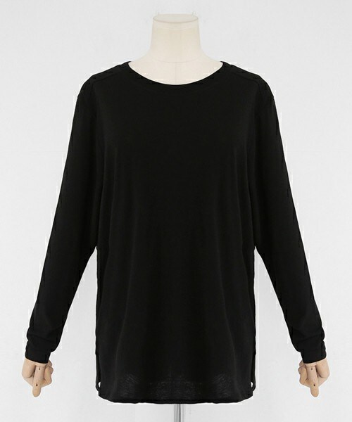 DHOLIC(ディーホリック)の「サイドスリットロングスリーブTシャツ(Tシャツ/カットソー・レディース・アイボリー/ブラック/ライトブルー・FREE)」の2枚目の写真