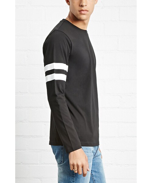 FOREVER 21（フォーエバー トゥエンティーワン）の「[MEN]バーシティストライプTシャツ（トップス・メンズ・BLACK/WHITE/OLIVE/BLACK・XS/S/M/L/XL）」の2枚目の写真