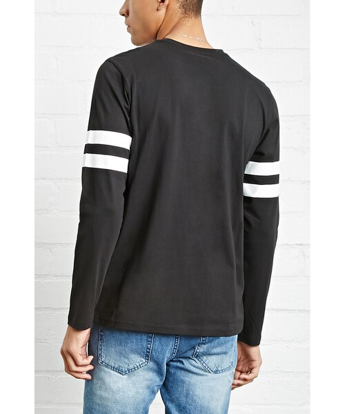 FOREVER 21（フォーエバー トゥエンティーワン）の「[MEN]バーシティストライプTシャツ（トップス・メンズ・BLACK/WHITE/OLIVE/BLACK・XS/S/M/L/XL）」の3枚目の写真